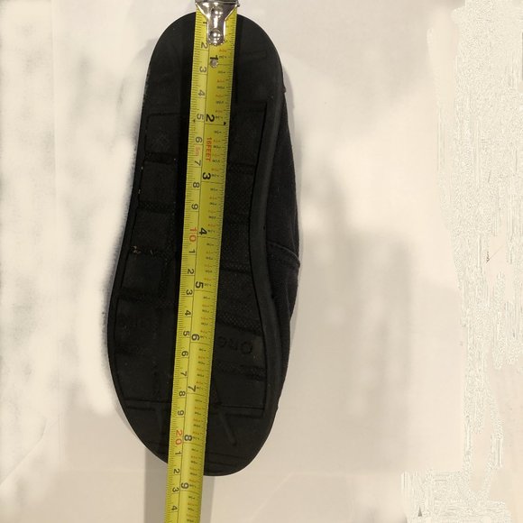 Toms Black Canvas One for One Shoes - Picture 14 of 16